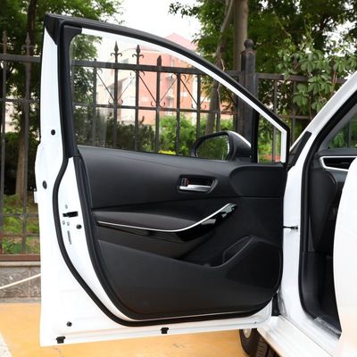 70Kw Potência total do motor Automóvel elétrico personalizado 2023 Toyota Corolla 1.8L Duplo Motor Versão Pioneira Carro híbrido compacto de energia