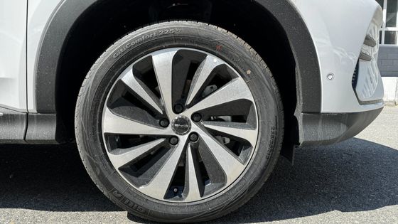 2023 EV Byd E2 Luxury Edition Carro elétrico puro usado/ Tipo de carroceria fechado Edição branca