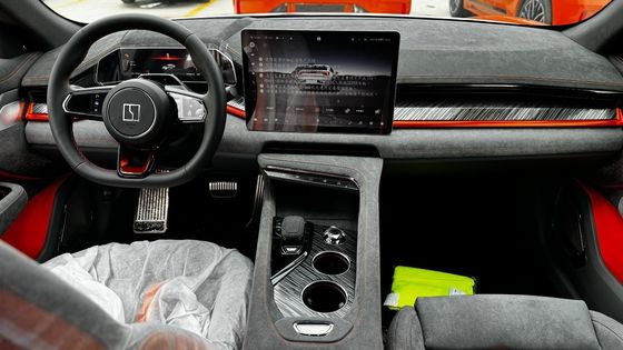 Hatchback Zeekr 001 You Edição 100 Kwh Cor Laranja com Z-Sport Produzido em 2024