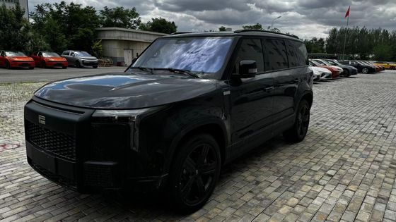 Polar Stone 01 modelo 2023 versão de 6 lugares AWD com cor externa preta