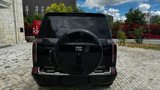 Polar Stone 01 modelo 2023 versão de 6 lugares AWD com cor externa preta