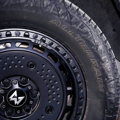 Veículo elétrico M-Hero 917 Extended Range Mhero 917 Hybrid SUV grande Tipo de combustível elétrico