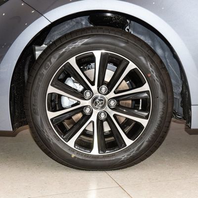 Toyota Levin 1.8L Edição Hybrid Energy Car com Potência Máxima de 101kw e Alto Deslocamento