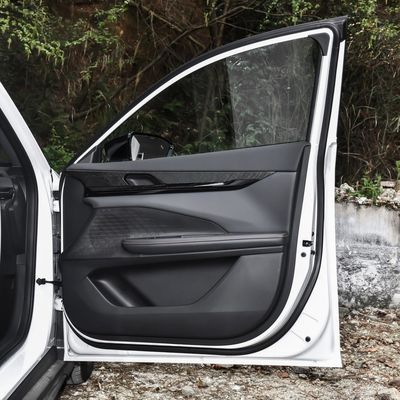 Sedan Changan Uni-V 1.5t Carro a gasolina de 5 lugares Potência máxima Kw 173 PS Sedan a gasolina