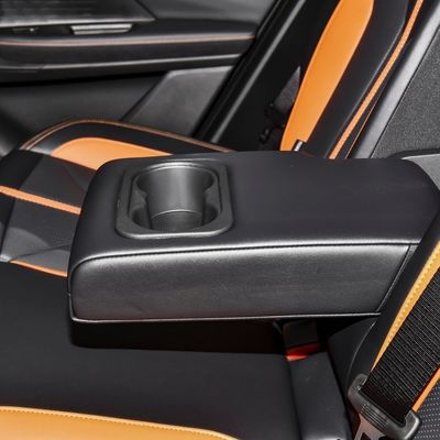 Direção esquerda Changan Uni-V 1.5t Uni V Automóvel a gasolina Sedan 5 lugares Direção esquerda
