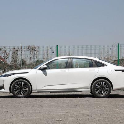 Qiyuan A06 Hotsales Carros híbridos com certificação Mgnt e sistema de travagem hidráulico