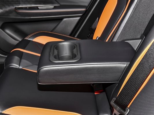 Personalização oferecida Changan Uni-V 1.5t Carro a gasolina 5 lugares Sedan Uni V Carro a gasolina