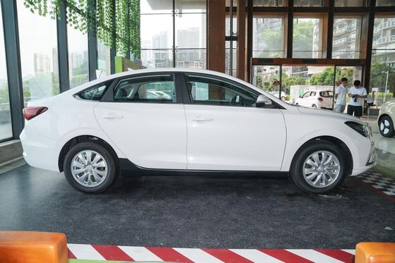 Changan Eado Car EV460 Veículo elétrico EV com bateria LiFePO4 e 4 assentos