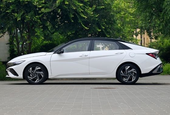 2023 Hyundai Elantra 1.5L CVT Sedan Direção esquerda e suspensão independente Mcpherson