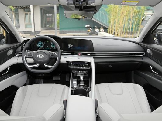 2023 Hyundai Elantra 1.5L CVT Sedan Direção esquerda e suspensão independente Mcpherson