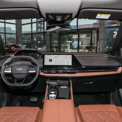 2023 Changan Qiyuan Q05 60 PRO Carro híbrido plug-in com carroceria fechada e materiais