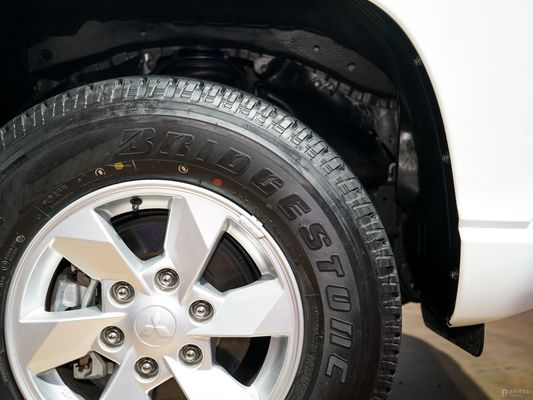 Personalização Pickup Veículo diesel Mitsubishi L200 2023 2.3t Tanqu Velocidade máxima 171 Km/H