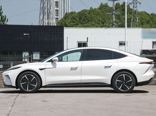 5 lugares Veículo elétrico de longo alcance Car Rising Auto F7 2023 com bateria de lítio ternária