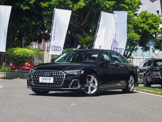 Carro a gasolina com caixa de velocidades automática Audi A8 2023 A8l 50tfsi Quattro Selected Version