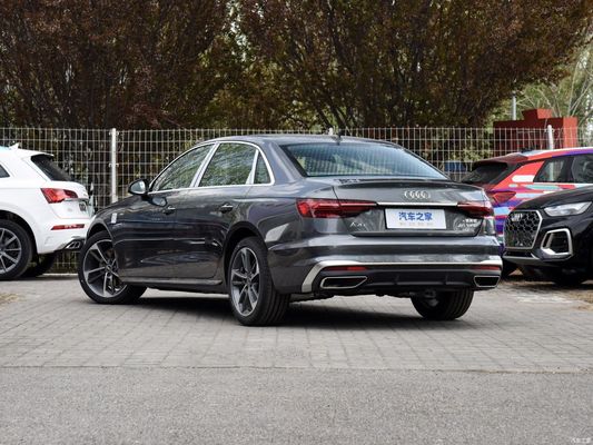 Carro a gasolina Audi A4l 2023 40tfsi Moda versão dinâmica 5 assentos de luxo e estilo