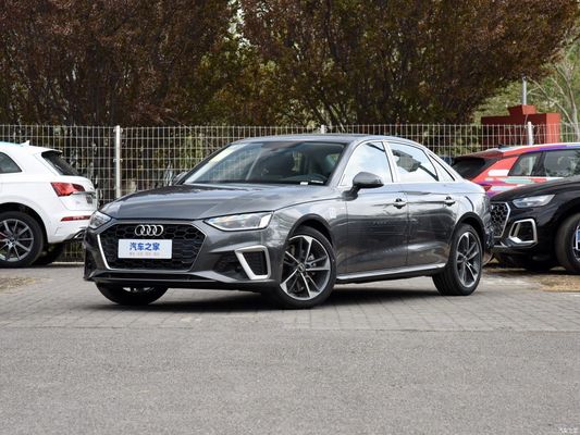 Carro a gasolina Audi A4l 2023 40tfsi Moda versão dinâmica 5 assentos de luxo e estilo