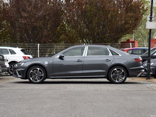Carro a gasolina Audi A4l 2023 40tfsi Moda versão dinâmica 5 assentos de luxo e estilo