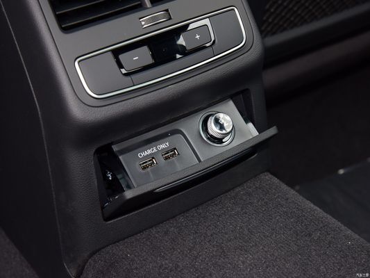 Audi A4l 2023 45tfsi Quattro Selected Dynamic Version Sedan com transmissão automática
