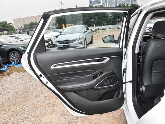 Personalização para Emgrand 2023 4a edição Campeão 1.5L CVT Luxury Gasoline Car Geely