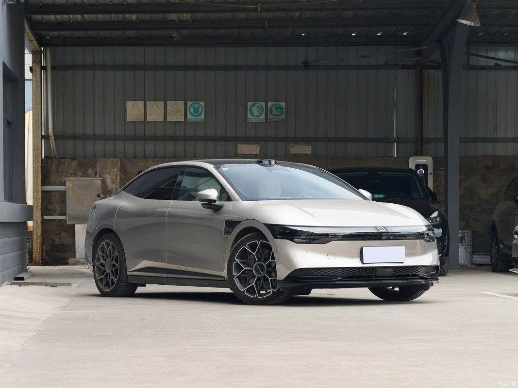Pure Electric 2024 Car Zeekr007 Sedan 4WD 75kwh 100wkwh Bateria Velocidade máxima 210 Km/H EV