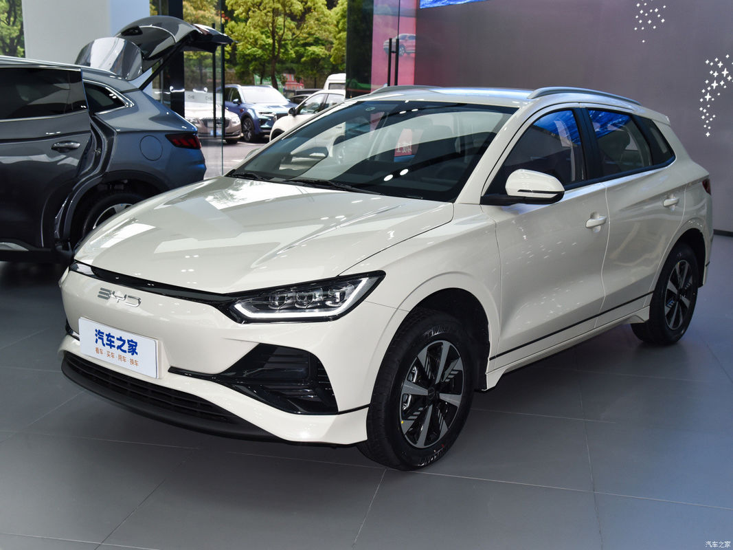 Veículos elétricos 2024 Byd E2 Lux Edition Branco com braço traseiro de tração de tração