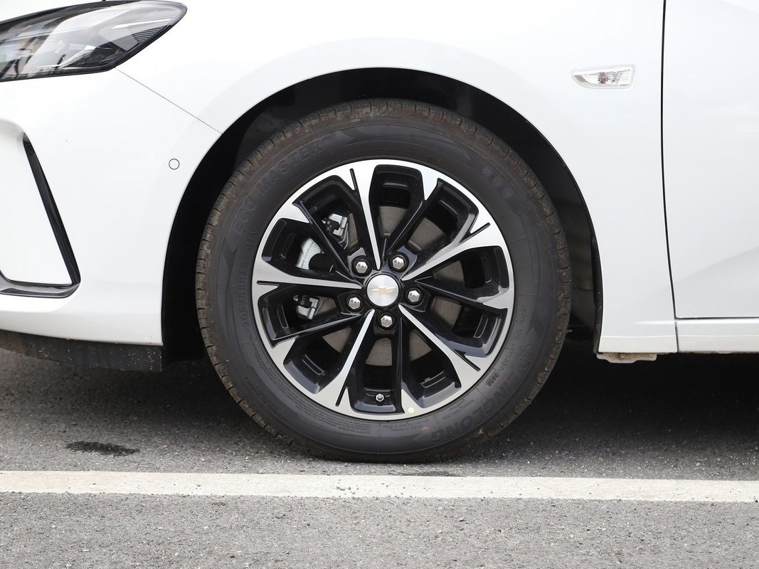 Carro de edição híbrida leve de 2024 1.3t com cilindrada 1000-1600CC e FWD Drive Monza