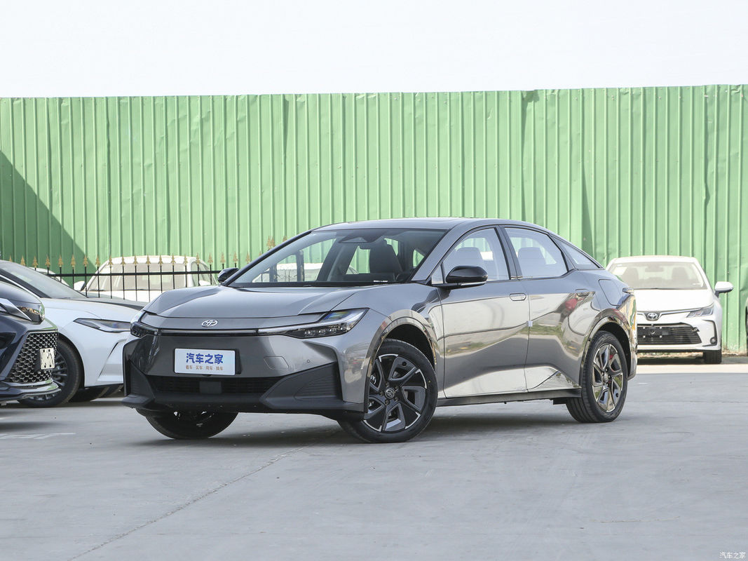 Sedan Toyota Bz3 2023 616km Long-Range PRO Veículo Elétrico Estilo do corpo do volante esquerdo