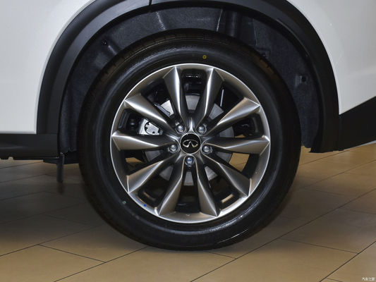 SUV de 5 lugares e sistema de travagem barométrico equipado com tração nas quatro rodas Qx50